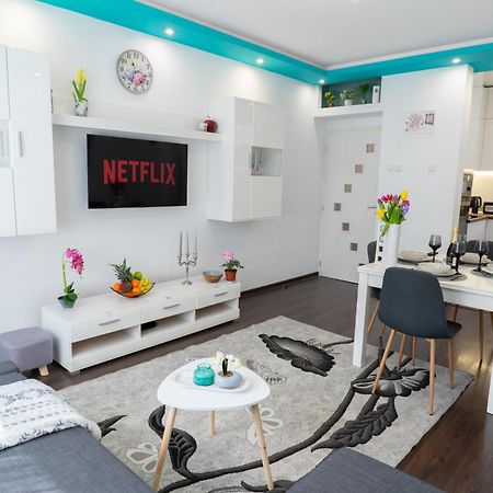Luxury 2 Bedroom Apartment In Central Варна Екстер'єр фото
